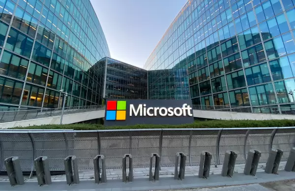 Caída mundial de Crowdstrike genera fallas en Microsoft y afecta a aerolíneas y bancos