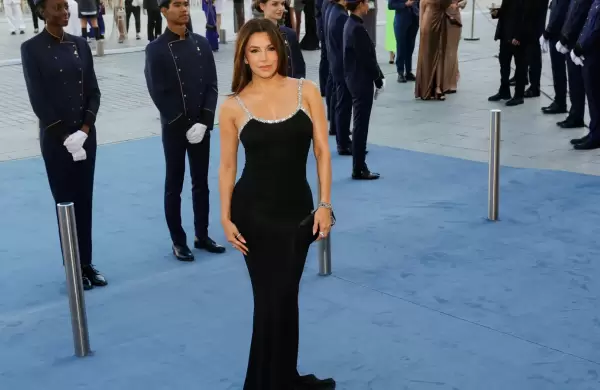 Vogue cierra la Semana de la Moda de Pars con un gran desfile en la Place Vendme