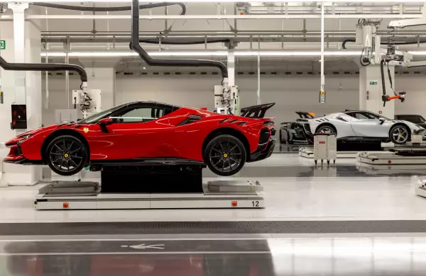 Ferrari inauguró una planta en Italia y reveló cuánto costará su primer auto eléctrico