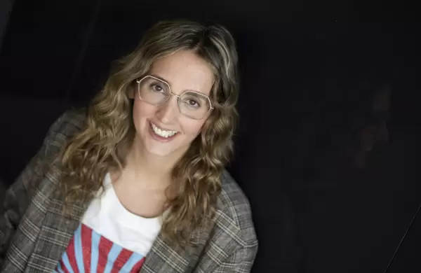 VIDEO | Invertir, asesorarse y marcar objetivos: claves de "Hola Soy Caro" para impulsar las finanzas personales