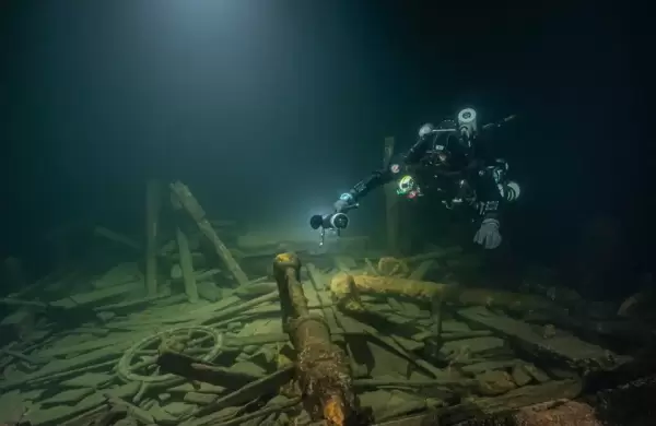 Buceadores encuentran champagnes de 172 aos valuados en millones de dlares