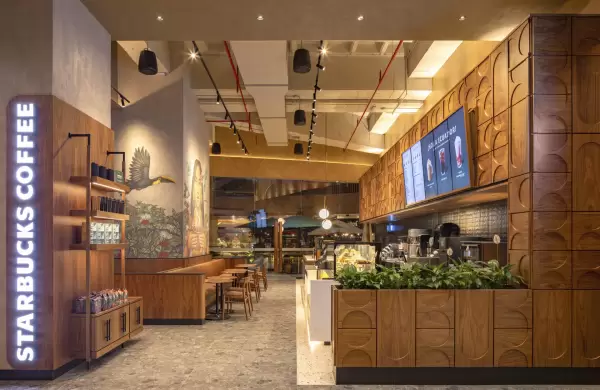 Las acciones de Starbucks se dispararon 21% en 2025 pero la suba del caf complica sus perspectivas