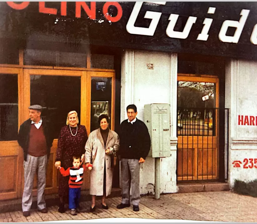 La familia Mario Lpez en la fbrica Molino Guido