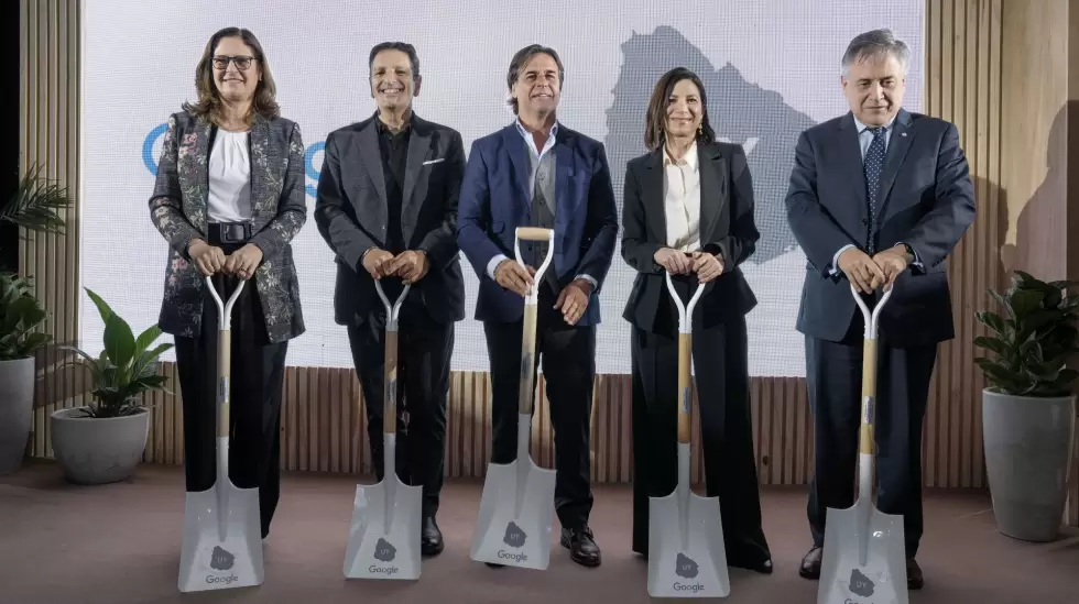 Elisa Facio, Eduardo Lpez, Luis Lacalle Pou, Eleonora Ravinovich, y Omar Pagani