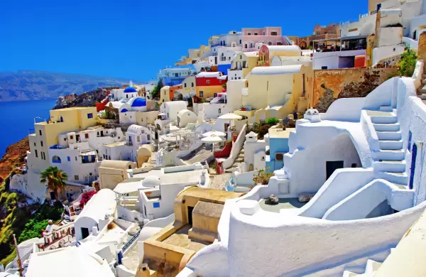 Santorini en imgenes:  otro paraso europeo perdido por el turismo excesivo