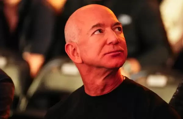 Estas son las razones por las cuales Jeff Bezos intenta mostrar sus emociones con más frecuencia