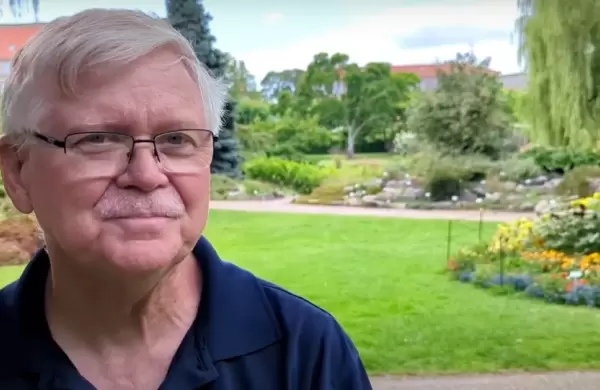 Steven Dick, ex historiador de la NASA: "La IA podría ser la vida dominante en el universo"