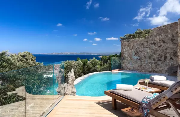 Este resort de lujo de Cerdea trae un glamour discreto al Mediterrneo