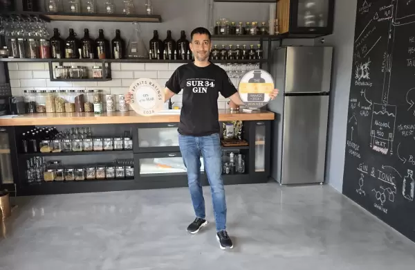 Fund cuatro tecnolgicas y en la bsqueda de un hobby cre en Uruguay Sur 34, "el mejor gin del mundo"