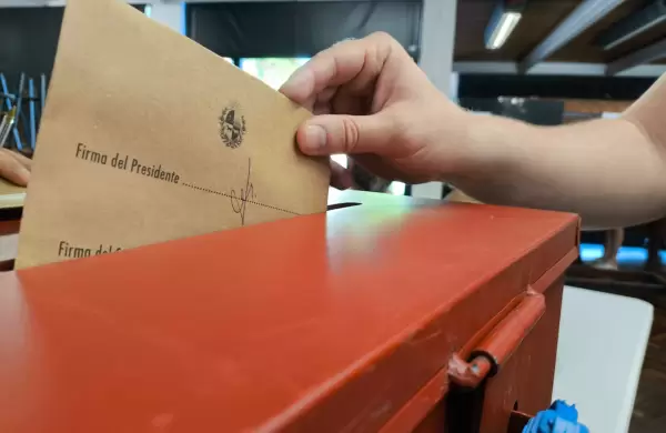 Uruguay decide: lvaro Delgado y Yamand Orsi se disputan la presidencia en el balotaje