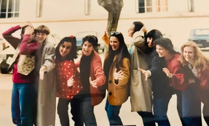 Milena Guillot y sus amigas cuando cursaba facultad en Universidad Catlica del Uruguay. Foto: Gentileza Laura Blois.