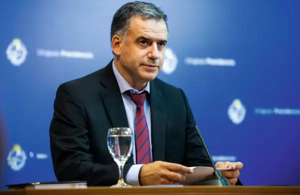 Tras varias horas de incertidumbre, el presidente Yamand Orsi felicit a Noboa por su triunfo en Ecuador