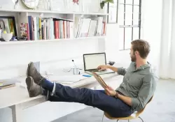 Cuatro claves: lo que todo joven debe hacer  para triunfar en un mercado laboral tomado por la IA