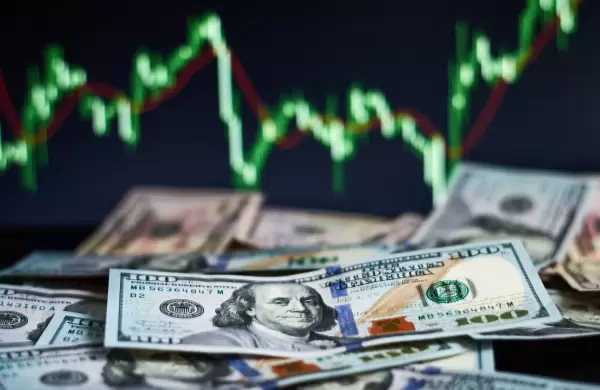 Por qué un dólar superfuerte aumenta el riesgo de las acciones estadounidenses