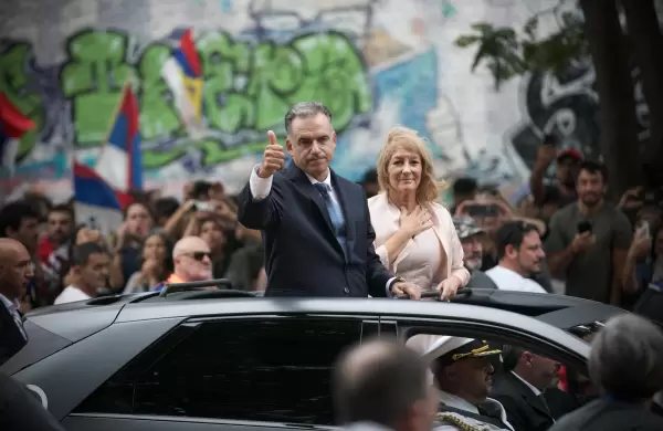 Así fue jornada de asunción presidencial: acto en el Palacio Legislativo, traslado en auto eléctrico y traspaso de banda