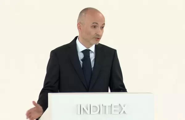 Inditex, dueña de Zara, advierte sobre desaceleración en ventas y sus acciones caen un 8%
