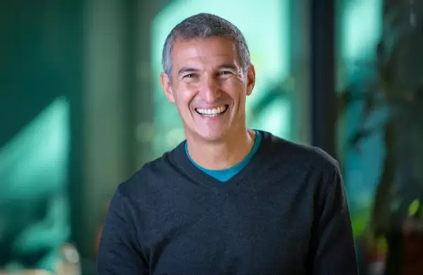 Cmo este emprendedor encontr en el t un negocio de ms de US$ 20 millones