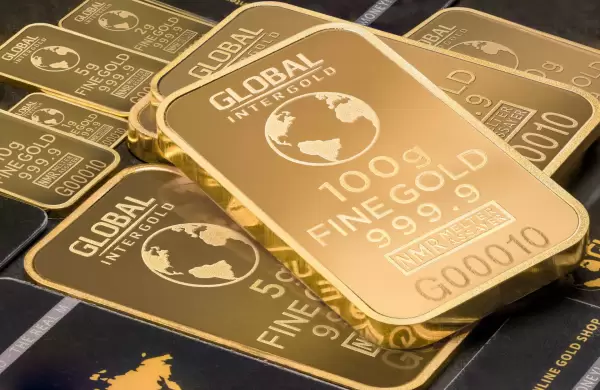 Oro vs. Nasdaq,la diferencia entre cotizaciones que alerta a los inversores