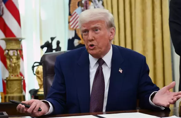 Trump presiona a Apple para que deje de fabricar iPhones en India y vuelva a EE.UU.