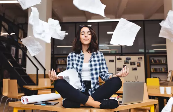 La solución japonesa al agotamiento laboral: tres claves milenarias para superar el burnout