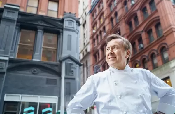 Es uno de los chef más reconocidos a nivel mundial y ahora llevará sus "platos Michelin" a los viajes aéreos