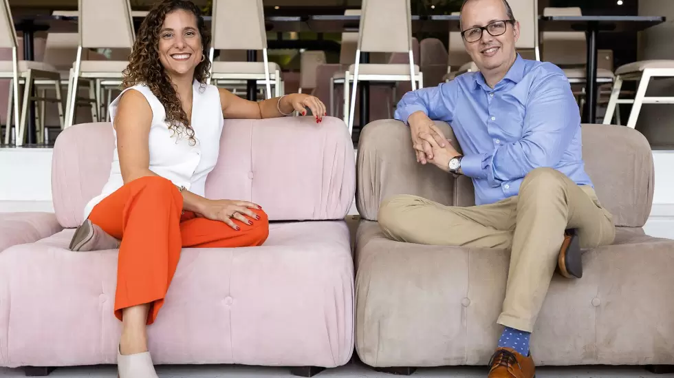 Ana Ins Motta y Simn Fuhrman de Deloitte.