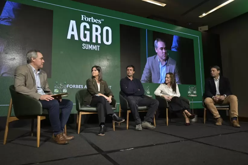 Andrés Oyhenard, Verónica Durán, Santiago Arana, Carmen Porteiro y José Zerbino. Foto: Diego Olivera.