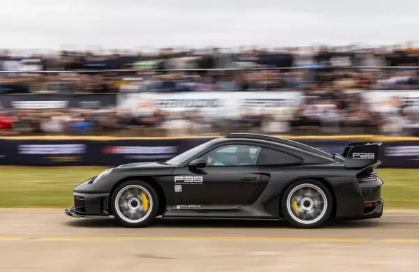 El hiperdeportivo Porsche de 920 CV se presenta en el Supercar Fest 2025