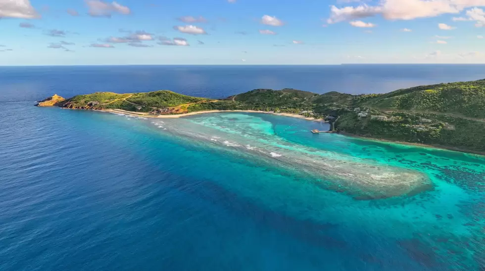 Oil Nut Bay es un refugio costero en lasIslas Vrgenes Britnicas que cuenta co