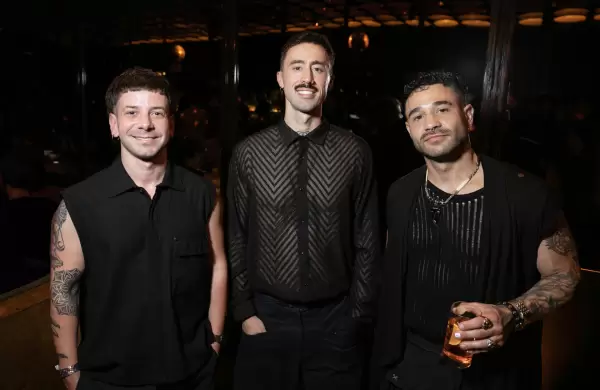 De una mesa prestada a una fábrica solar: tres amigos construyeron una marca de moda "sin género" que proyecta facturar $ 7.000 millones