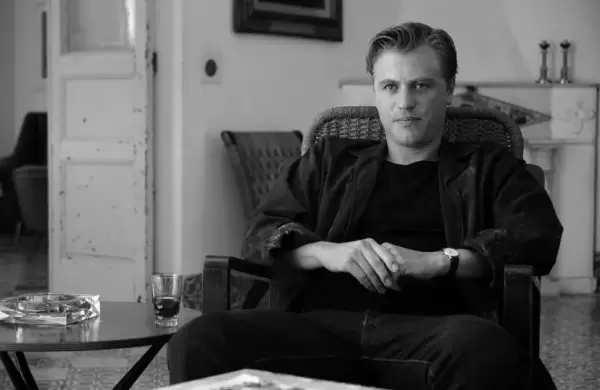 ¿Quién es Johnny Flynn, elegido para interpretar a Lucius Malfoy en la serie 'Harry Potter'?