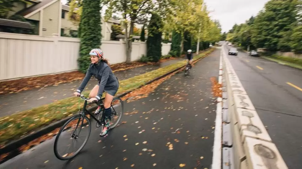Bicicletas, ciclistas.