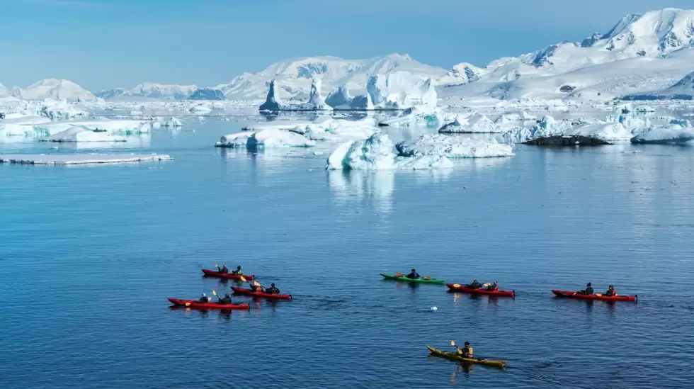 Ms kayakistas ahora pueden explorar la Antrtida.