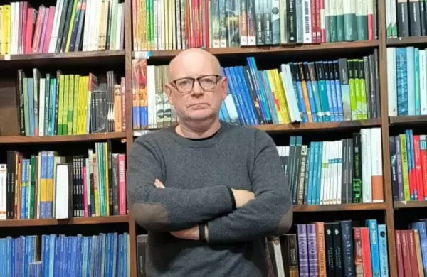 Libros para amantes de la lectura, clsicos y policiales: las recomendaciones de Juan Castillo, propietario de Puro Verso