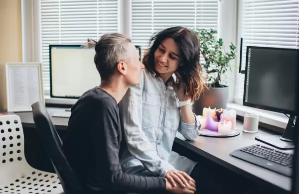 Qu hacer si sabs que tu jefe tiene una relacin con una compaera