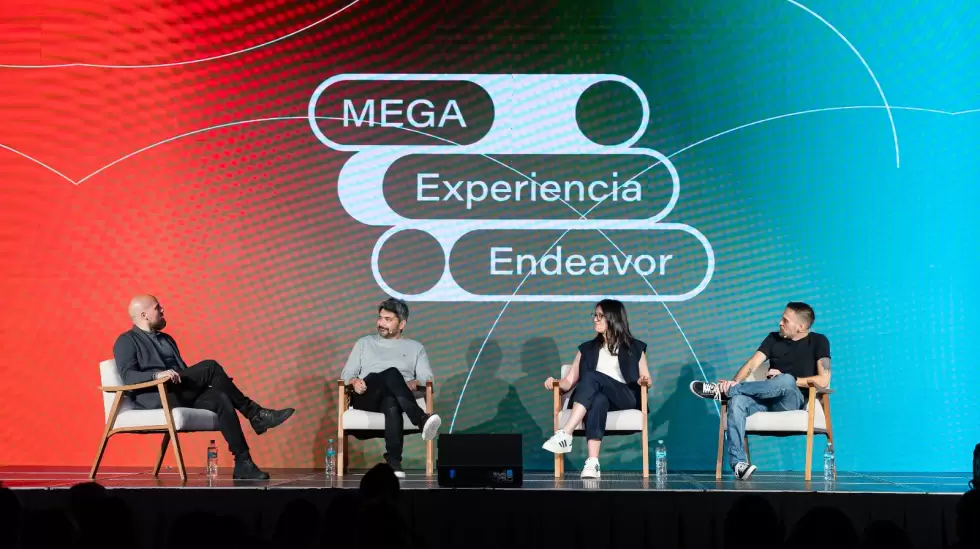 Eduardo Mangarelli con Javier Rocha, Maggie Ferber y Ruben Sosenke. Foto: Gentil