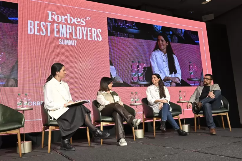 Marcela Dobal, Viviana Martínez, Florencia Lecueder y Diego de Fuentes. Foto: Diego Olivera.