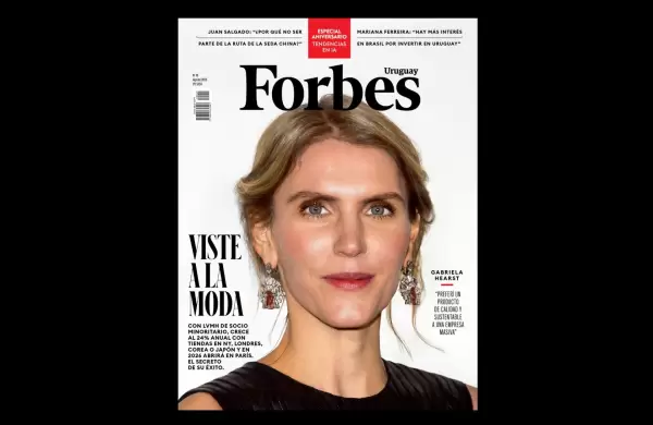 La destacada diseñadora uruguaya Gabriela Hearst es la protagonista de edición aniversario de Forbes Uruguay