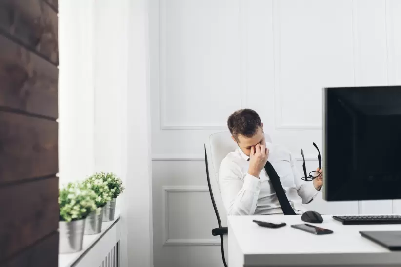 oficina - Trabajo - Empleado - Estrs- Salud mental - quemado