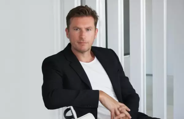 Quién es el multimillonario farmacéutico que está desarrollando un analgésico de cannabis para reemplazar los opioides