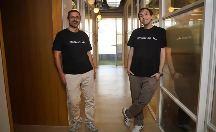 La startup a la que OpenAI y Anthropic pagan US$ 450 millones para desafiar a sus IA