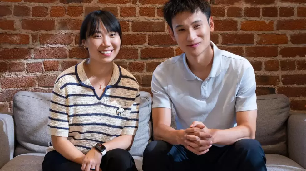 Cecilia Zhang (izquierda) y Zach Xia (derecha)