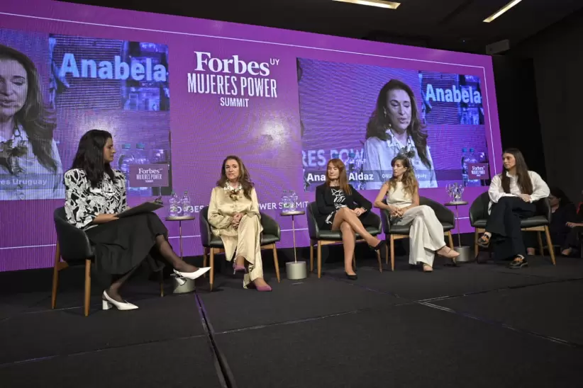 Marcela Dobal, Mara Ins Troche, Julieta Sullivan, Tbata Imbriaco y Anabela Aldaz. Foto: Diego Olivera.