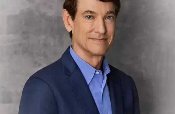 Invirti en Facebook antes que nadie y se hizo millonario: ahora apuesta a un ChatGPT de la salud