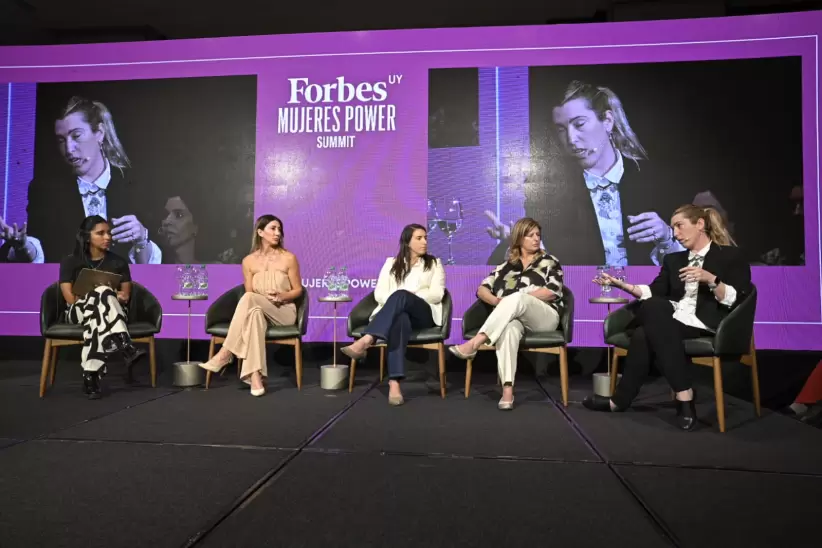 Irene Nez, Virginia Staricco, Paula Mosera, Vernica Mndez y Luca Estrada. Foto: Diego Olivera.