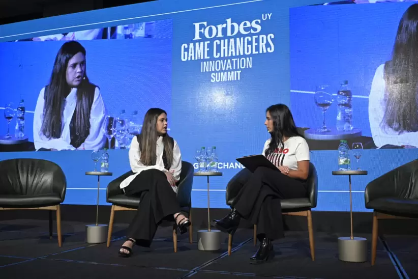 Mikaela López e Irene Núñez. Foto: Diego Olivera.