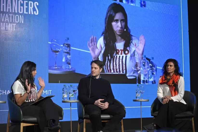 Irene Núñez, Gonzalo López y Mariquel Waingarten. Foto: Diego Olivera.