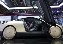 Por qu Elon Musk no podr lanzar el cybertaxi de Tesla sin volante ni pedales como haba prometido