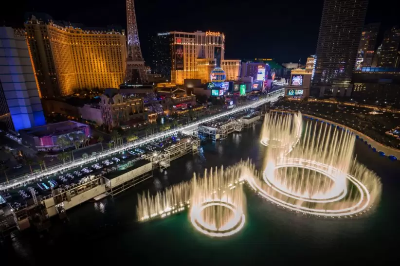 Formula 1: Vista aérea desde el Bellagio Fountain Club durante el Gran Premio de Las Vegas.