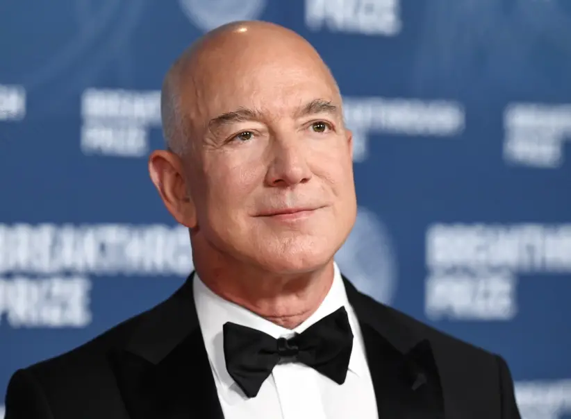 jeff-bezos-at-the-11th-breakthrough-prize-ceremony-held-at-news-photo-1751043609